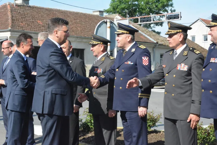 OBLJETNICA AKCIJE BLJESAK: U Okučanima otkriveno spomen-obilježje poginulim braniteljima