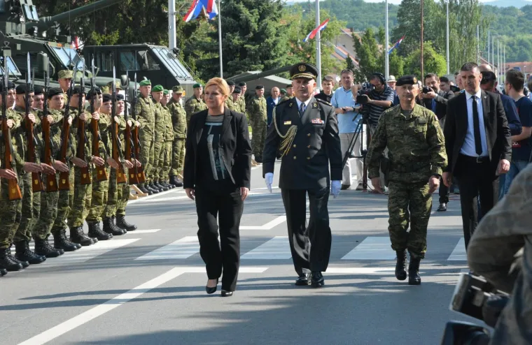 OBLJETNICA AKCIJE BLJESAK: U Okučanima otkriveno spomen-obilježje poginulim braniteljima
