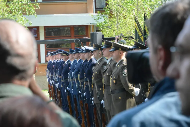 OBLJETNICA AKCIJE BLJESAK: U Okučanima otkriveno spomen-obilježje poginulim braniteljima