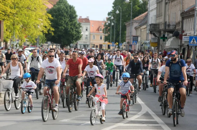 OD BUDNICA, NEOBIČNIH PIKNIKA I BICIKLIJADA DO STANDARDNOG GRAHA: Pogledajte kako su građani diljem zemlje proslavili Praznik rada