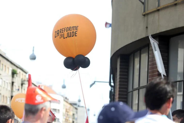 PROSVJEDNA POVORKA POVODOM PRAZNIKA RADA: 'Mi smo radnici, a ne sluge'