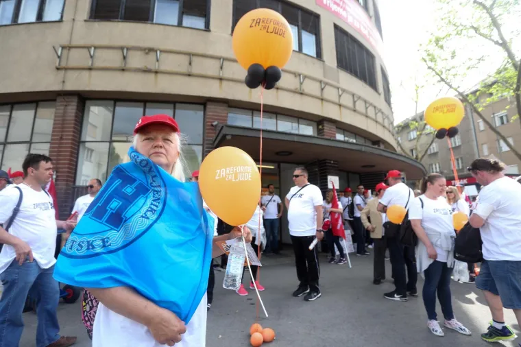 PROSVJEDNA POVORKA POVODOM PRAZNIKA RADA: 'Mi smo radnici, a ne sluge'