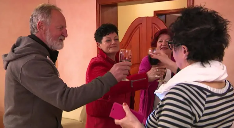 ROMANTIKA NA SELU: Denis priznao da gaji osjećaje prema Moniki, a Hrvoje i Lana čekali da se ojari koza