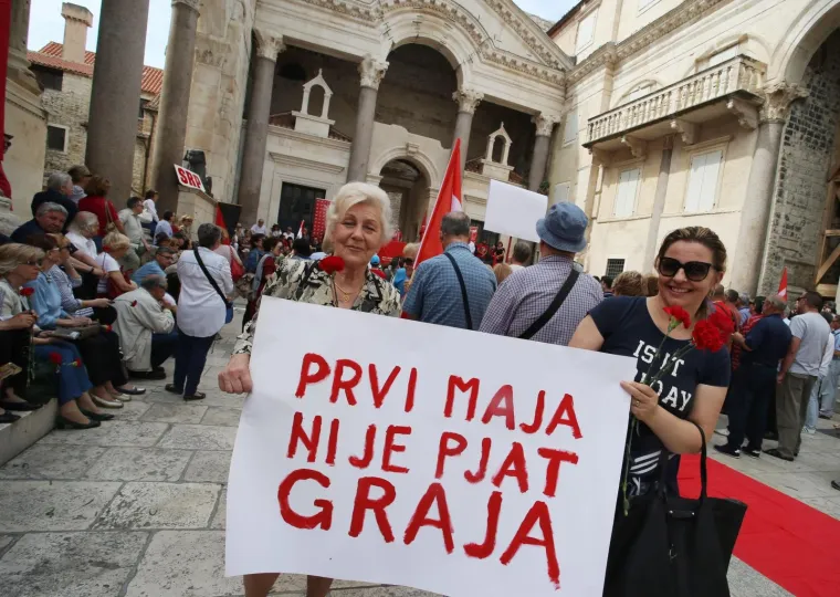 Splitski SDP proslavio Praznik rada uz petokraku i taktove internacionale