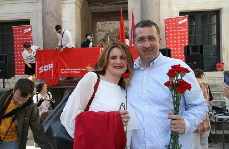 Splitski SDP proslavio Praznik rada uz petokraku i taktove internacionale