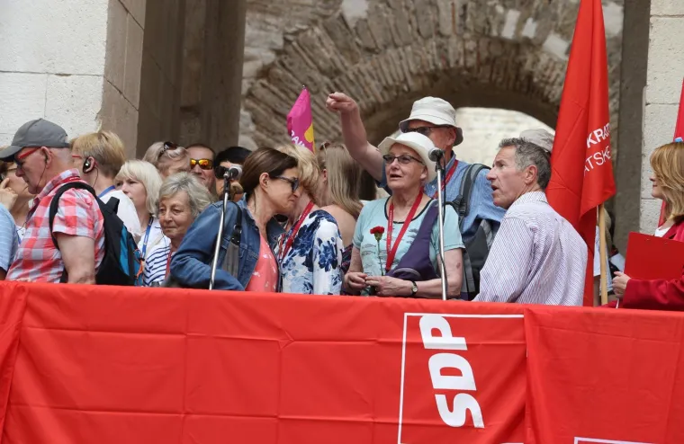 Splitski SDP proslavio Praznik rada uz petokraku i taktove internacionale