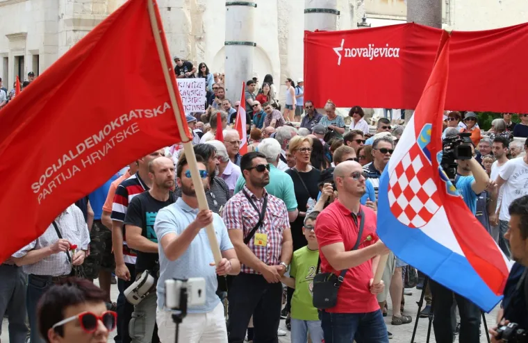 Splitski SDP proslavio Praznik rada uz petokraku i taktove internacionale