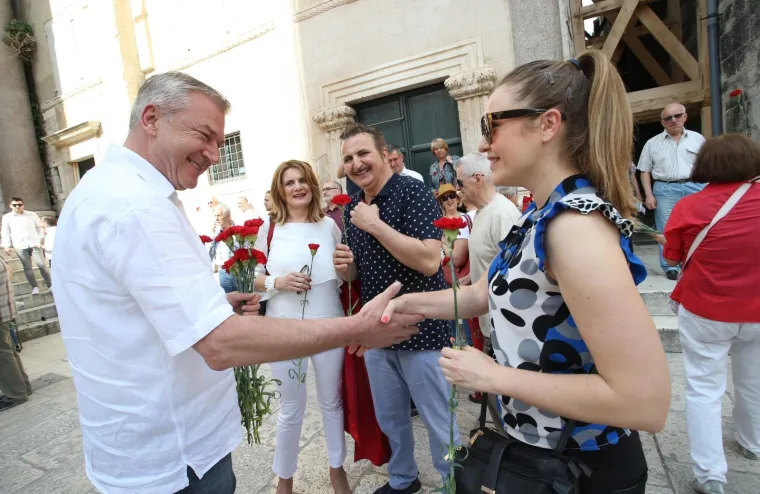 Splitski SDP proslavio Praznik rada uz petokraku i taktove internacionale