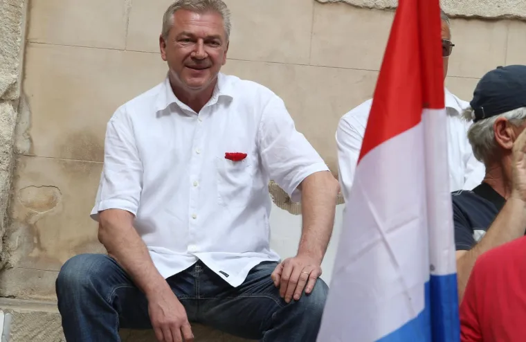 Splitski SDP proslavio Praznik rada uz petokraku i taktove internacionale