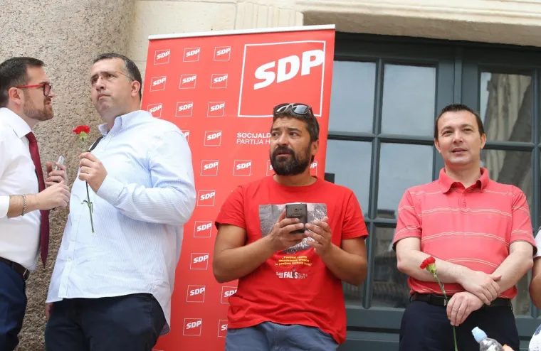 Splitski SDP proslavio Praznik rada uz petokraku i taktove internacionale