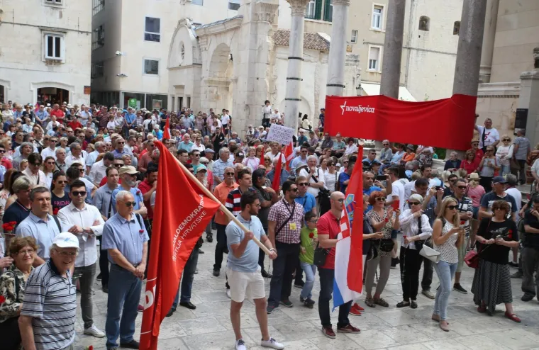 Splitski SDP proslavio Praznik rada uz petokraku i taktove internacionale