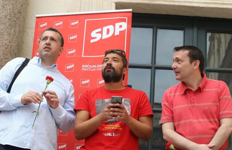 Splitski SDP proslavio Praznik rada uz petokraku i taktove internacionale