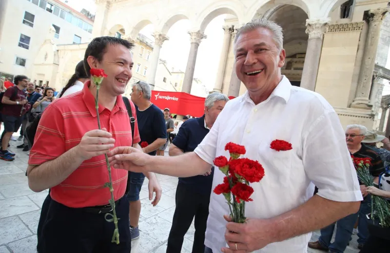 Splitski SDP proslavio Praznik rada uz petokraku i taktove internacionale
