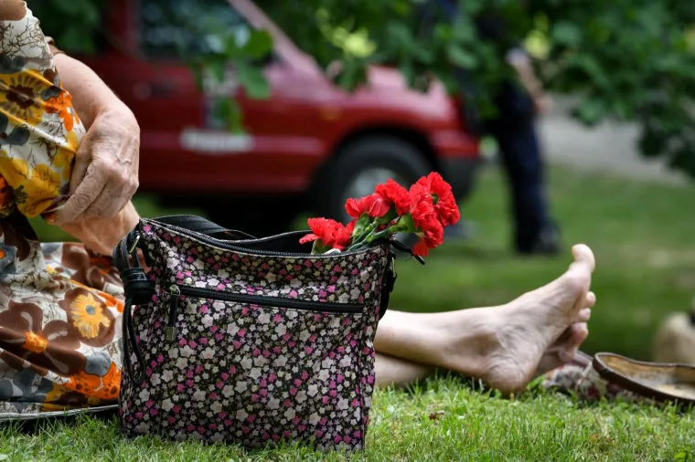 Fotoizvje&scaron;taj s Maksimira! Građani opkolili Bandića: 'Dragi na&scaron; gradonačelnik, uvijek točan'