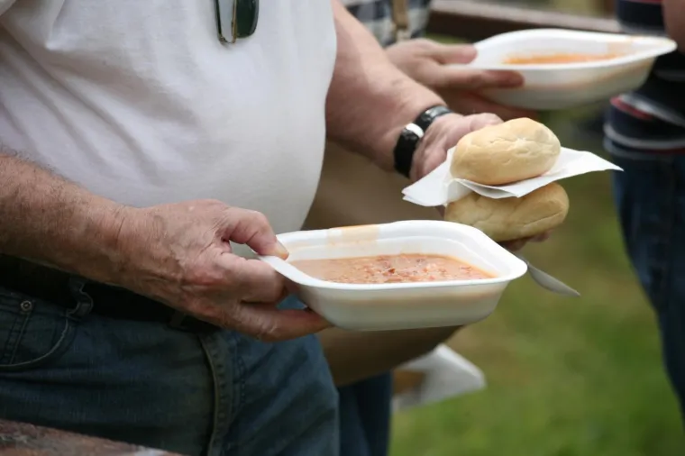 Fotoizvje&scaron;taj s Maksimira! Građani opkolili Bandića: 'Dragi na&scaron; gradonačelnik, uvijek točan'