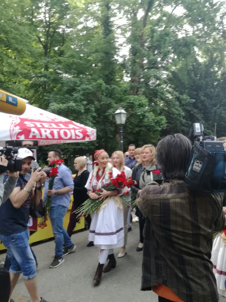 Fotoizvje&scaron;taj s Maksimira! Građani opkolili Bandića: 'Dragi na&scaron; gradonačelnik, uvijek točan'