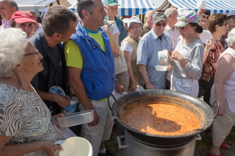 Za 1. svibnja Osječanima podijeljeno 3.000 porcija graha