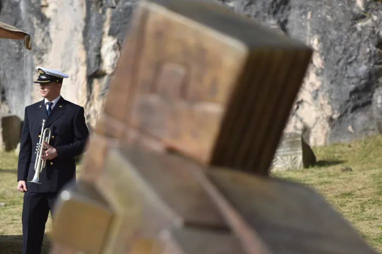 Polaganjem vijenaca na Kninskoj tvrđavi obilježena je 27. obljetnica napada na Potkonje i Vrpolje