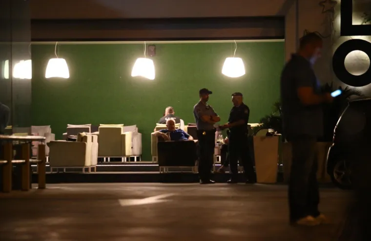 U PUCNJAVI U SPLITU RANJEN 27-GODI&Scaron;NJAK: Dvojica se posvađali pored kafića, a onda je jedan od njih izvukao pi&scaron;tolj