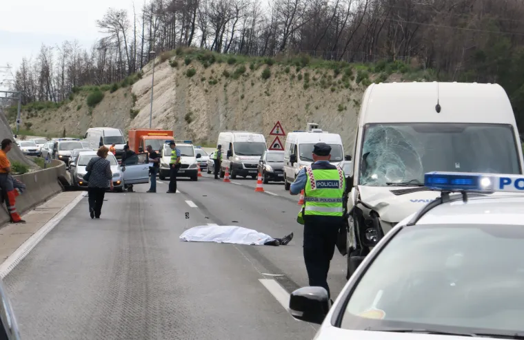 Uznemirujuće fotografije: u naletu vozila na brzoj cesti Solin - Klis poginuo mu&scaron;karac