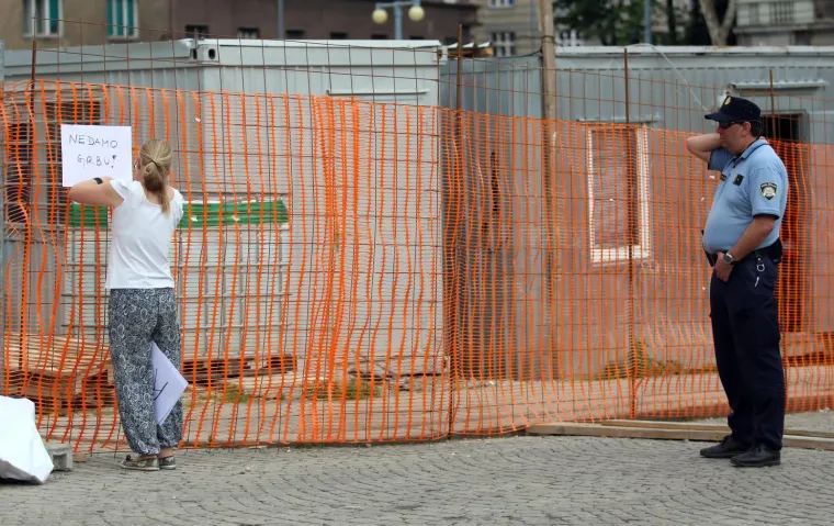 Inicijativa 'Vratite magnoliju' organizirala prosvjedno druženje na Trgu žrtava fa&scaron;izma