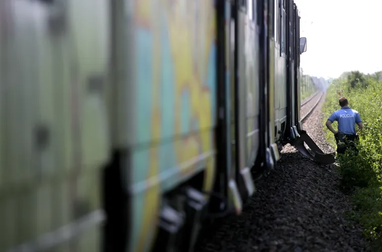 Zagreb: u naletu vlaka poginuo vozač automobila