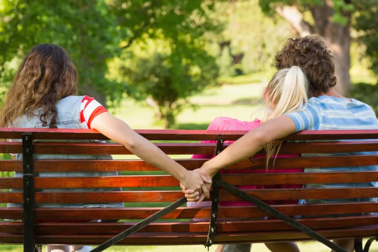 Deset znakova da vas partner možda vara - prema varalicama