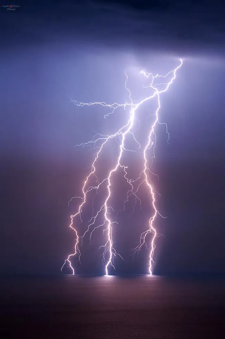 Rat svjetova? Ne, samo va&scaron;e spektakularne fotografije sinoćnjeg nevremena