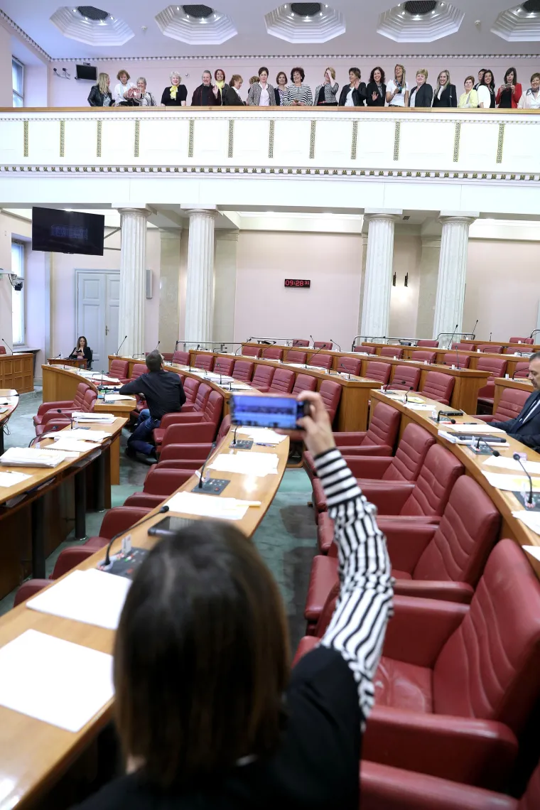 Ni&scaron;ta novo: gostiju u Saboru skupilo se vi&scaron;e nego saborskih zastupnika