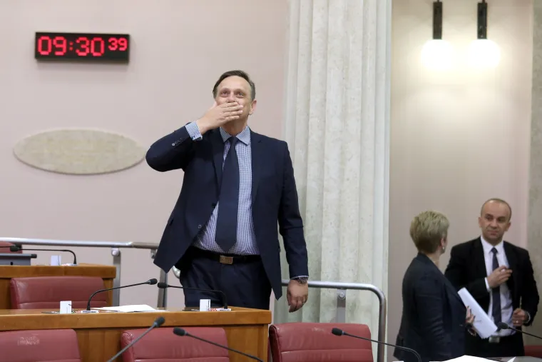 Ni&scaron;ta novo: gostiju u Saboru skupilo se vi&scaron;e nego saborskih zastupnika