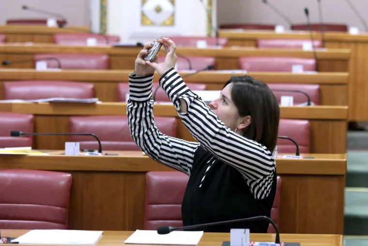 Ni&scaron;ta novo: gostiju u Saboru skupilo se vi&scaron;e nego saborskih zastupnika