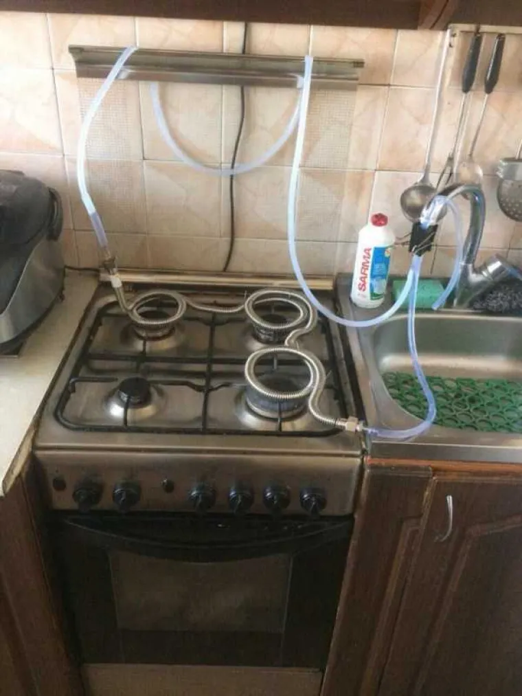 RUSKE ULICE OPET PREPLAVILA POPLAVA BIZARNOSTI: Ne&scaron;to nije u redu s njima ili je ostatak svijeta prolupao?