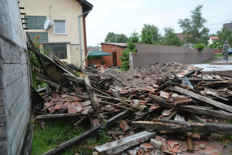 U naletu vjetra se sru&scaron;ila rodna kuća poznatog revolucionara Đure Đakovića