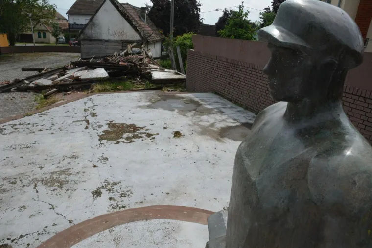 U naletu vjetra se sru&scaron;ila rodna kuća poznatog revolucionara Đure Đakovića