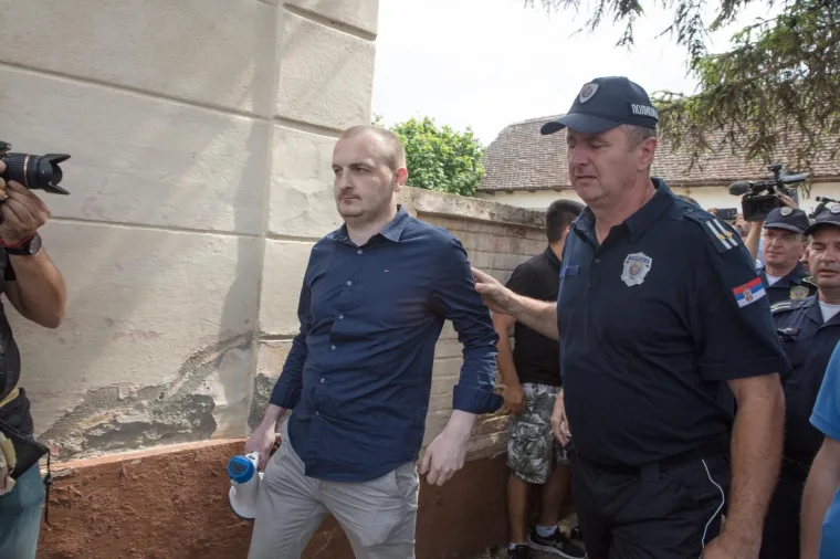 &Scaron;e&scaron;elj zaustavljen na ulazu u Hrtkovce: govor održao u selu Jarak