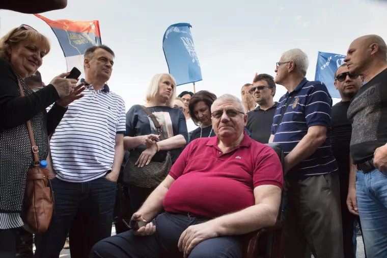 &Scaron;e&scaron;elj zaustavljen na ulazu u Hrtkovce: govor održao u selu Jarak