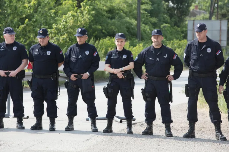 &Scaron;e&scaron;elj zaustavljen na ulazu u Hrtkovce: govor održao u selu Jarak
