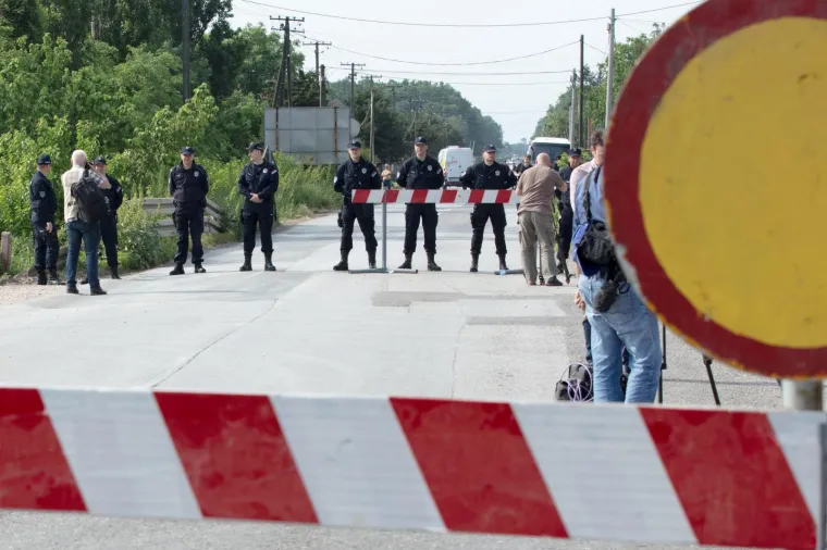 &Scaron;e&scaron;elj zaustavljen na ulazu u Hrtkovce: govor održao u selu Jarak