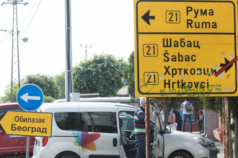 &Scaron;e&scaron;elj zaustavljen na ulazu u Hrtkovce: govor održao u selu Jarak