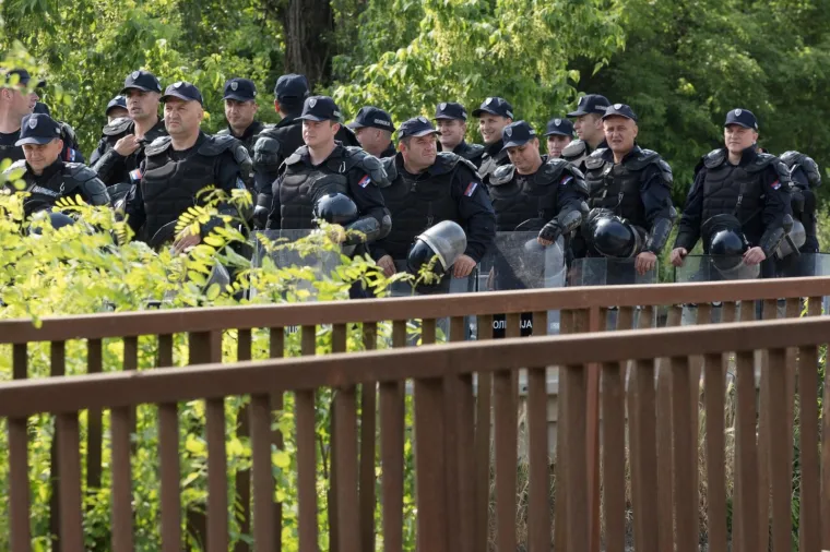 &Scaron;e&scaron;elj zaustavljen na ulazu u Hrtkovce: govor održao u selu Jarak