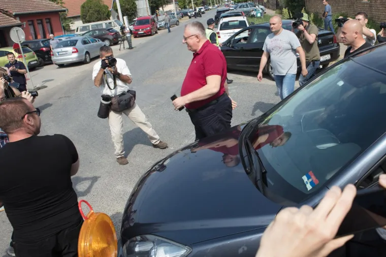 &Scaron;e&scaron;elj zaustavljen na ulazu u Hrtkovce: govor održao u selu Jarak