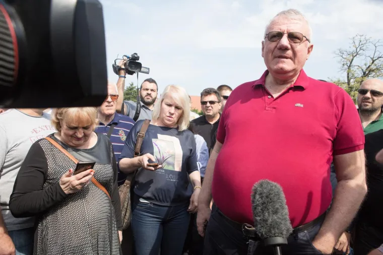 &Scaron;e&scaron;elj zaustavljen na ulazu u Hrtkovce: govor održao u selu Jarak