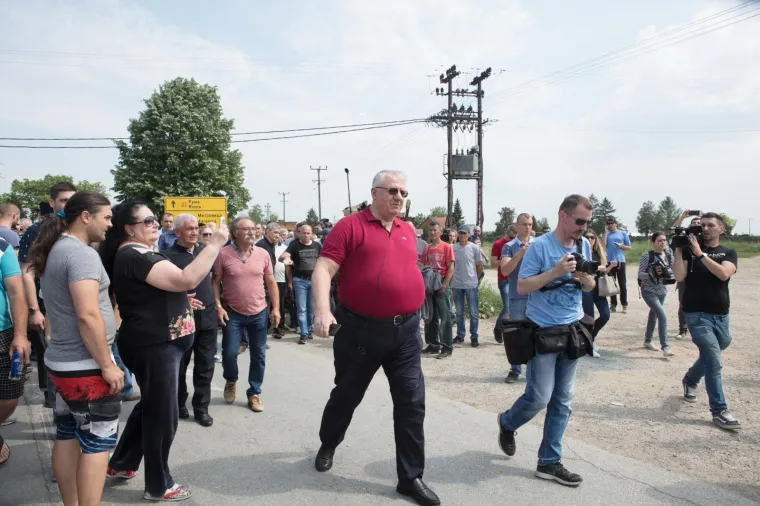 &Scaron;e&scaron;elj zaustavljen na ulazu u Hrtkovce: govor održao u selu Jarak