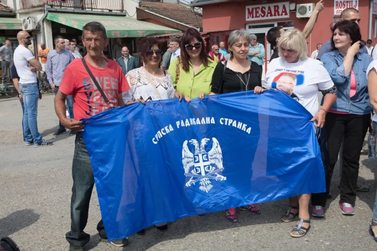 &Scaron;e&scaron;elj zaustavljen na ulazu u Hrtkovce: govor održao u selu Jarak