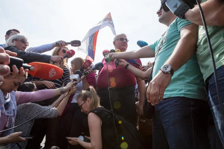 &Scaron;e&scaron;elj zaustavljen na ulazu u Hrtkovce: govor održao u selu Jarak