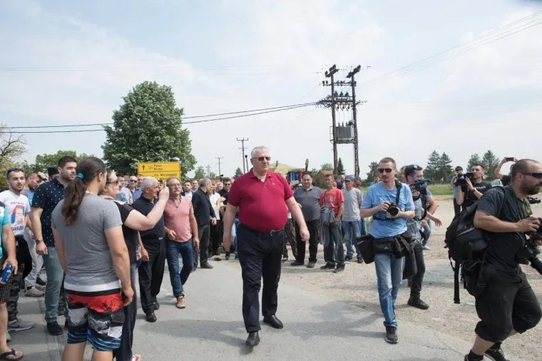 &Scaron;e&scaron;elj zaustavljen na ulazu u Hrtkovce: govor održao u selu Jarak