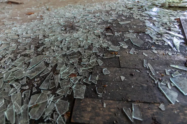 NEKAD KRUNA ARHITEKTURE, DANAS RU&Scaron;EVINA: Pogledajte kako izgleda Titova vila na Plitvičkim jezerima