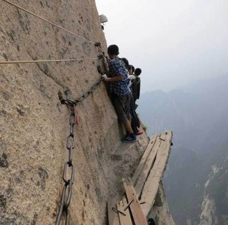 NA DRU&Scaron;TVENIM MREŽAMA OBJAVILI PRIZORE OD KOJIH SE LEDI KRV U ŽILAMA: Samo najhrabriji ne bježe glavom bez obzira