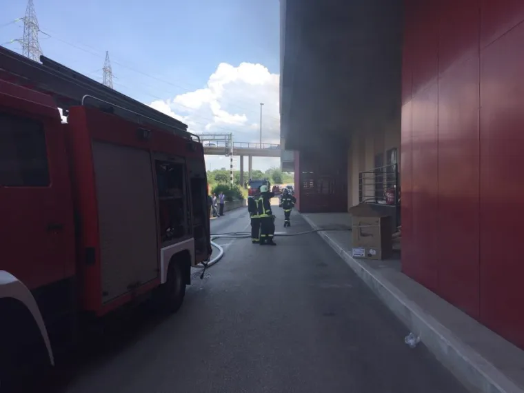 U trgovačkom centru Dalmare u &Scaron;ibeniku izbila dva požara: evakuirani svi posjetitelji