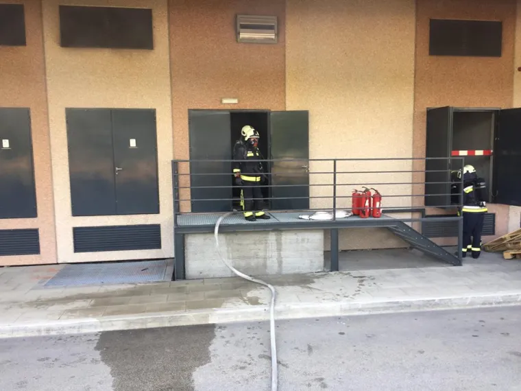 U trgovačkom centru Dalmare u &Scaron;ibeniku izbila dva požara: evakuirani svi posjetitelji